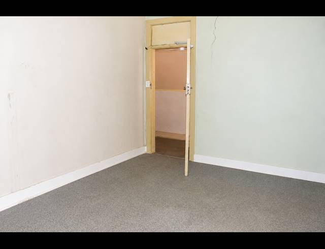 4 BEDROOM FREEHOLD FOR SALE IN STRUISBULT